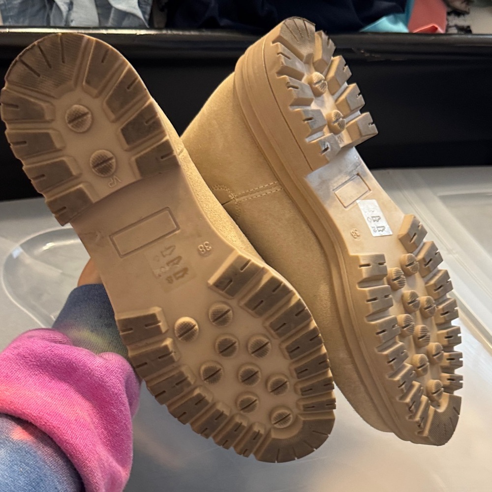 Steve Madden Beige Suede Ankle Booties - Picture 4 of 5